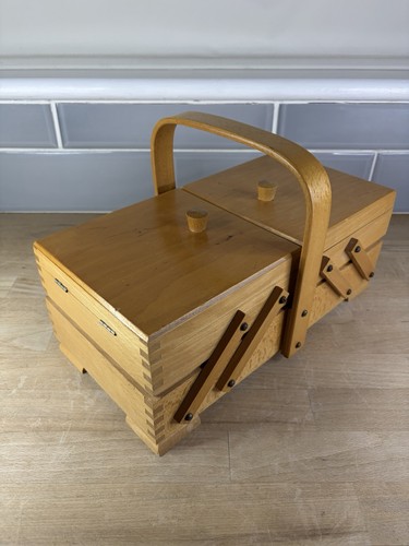 Vintage nähkasten aus holz - aus,