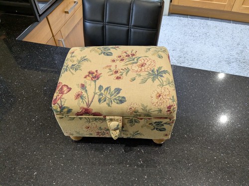 Nähkästchen kleiner hocker - kleiner,