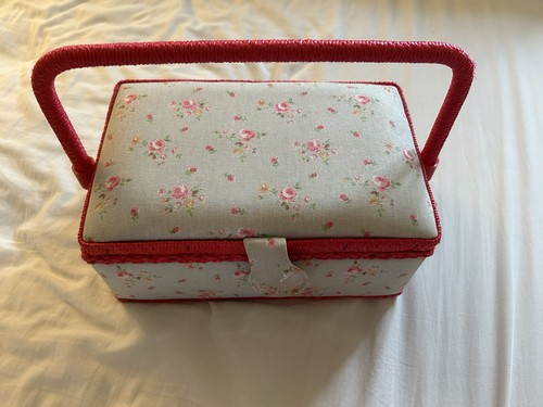 Floral ditsy heritage style - floral,
